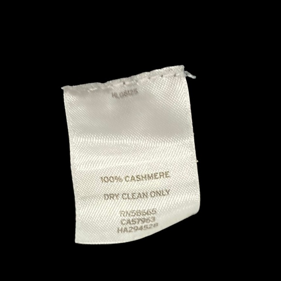 Halogen 100% cashmere sweater medium crewneck. - Picture 5 of 5